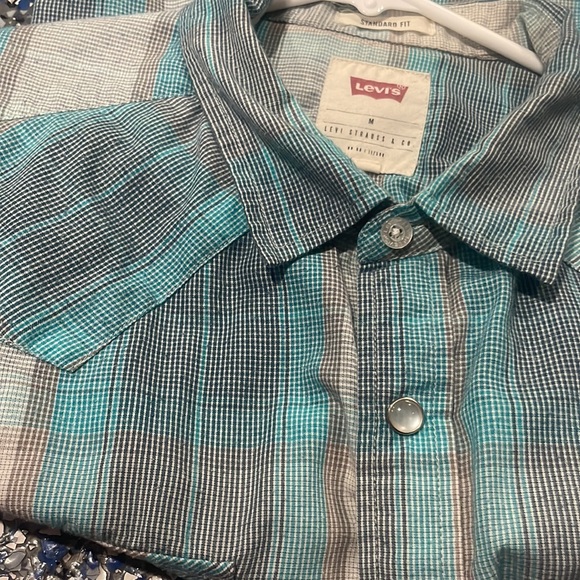 Levi’s Men’s  button down shirt - Picture 3 of 3